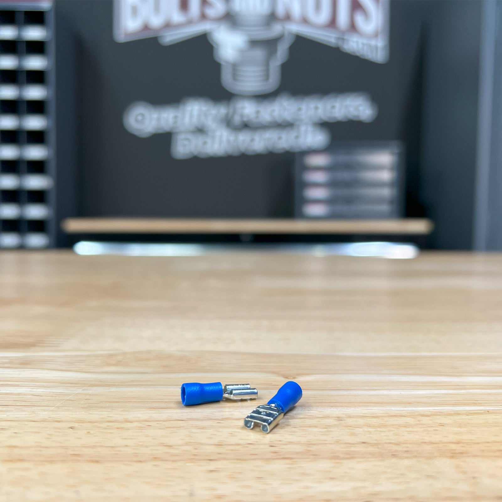 Blue PVC/Vinyl Female Spade Crimp Connector, AWG 16-14